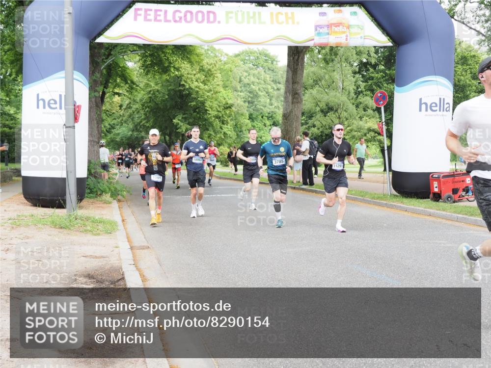 29.06.2025 - hella hamburg halbmarathon MichiJ http://msf.ph/oto/8290154 29.06.2025 10:33:26 Zwischen KM18-KM19 1424, 1569, 2590, 3785, 4270, 4997, 7709, 9159, 9585, 11291, 12643, 15651 meine-sportfotos.de
