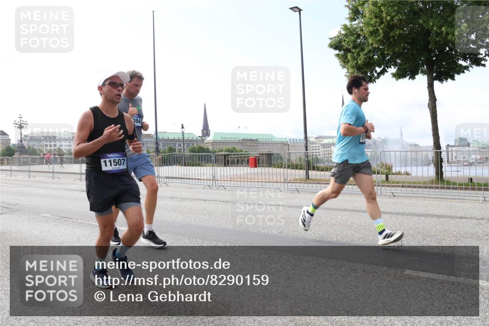 29.06.2025 - hella hamburg halbmarathon Lena Gebhardt http://msf.ph/oto/8290159 29.06.2025 10:11:50 Lombardsbrücke 1328, 1531, 1866, 1992, 3363, 4227, 5379, 5605, 7571, 8115, 8807, 8810, 9191, 9428, 10042, 10372, 10409, 10428, 11321, 11507, 11525, 11537, 11581, 11755, 11917, 12473, 13171, 13177, 13203, 13542, 13939, 13958, 14008, 14196, 14384, 15137, 15797, 15945, 16976, 17080, 17638, 17774, 17866, 18261, 18278, 18382, 18395, 18655, 19172 meine-sportfotos.de