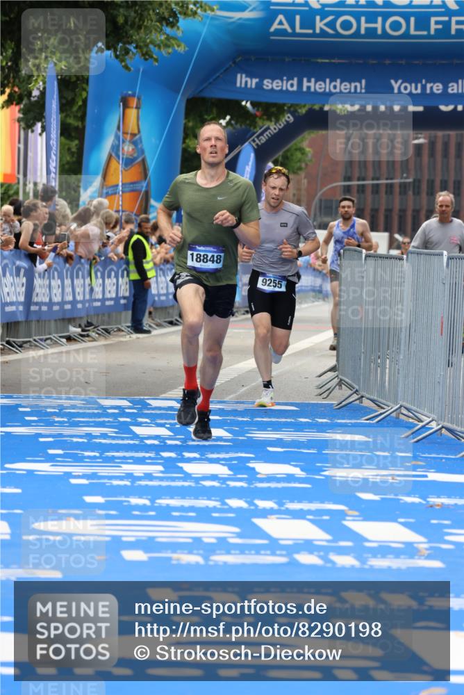 29.06.2025 - hella hamburg halbmarathon Strokosch-Dieckow http://msf.ph/oto/8290198 29.06.2025 10:19:57 Ziel 9255, 11829, 14188, 18848 meine-sportfotos.de