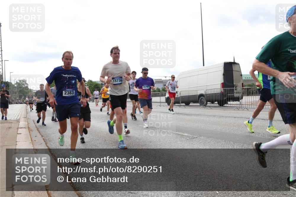 29.06.2025 - hella hamburg halbmarathon Lena Gebhardt http://msf.ph/oto/8290251 29.06.2025 10:21:11 Lombardsbrücke 2383, 17035, 15736, 1169, 15767, 1028, 1266, 1401, 1658, 2101, 2271, 2325, 2383, 2635, 2815, 2923, 2945, 2956, 2986, 3122, 3161, 3247, 3453, 3813, 3817, 4082, 4350, 4786, 5041, 5061, 5373, 5395, 5493, 5767, 6275, 6308, 6608, 6844, 7228, 7375, 7522, 7553, 7608, 7781, 8095, 8113, 8724, 8726, 8844, 8940, 9005, 9011, 9100, 9108, 9236, 9501, 9624, 9981, 10050, 10350, 10585, 10602, 11145, 11698, 12175, 12694, 12844, 13057, 13508 meine-sportfotos.de