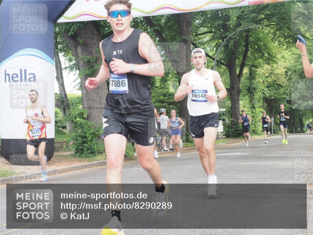 29.06.2025 - hella hamburg halbmarathon KatJ http://msf.ph/oto/8290289 29.06.2025 10:12:36 Zwischen KM18-KM19  meine-sportfotos.de