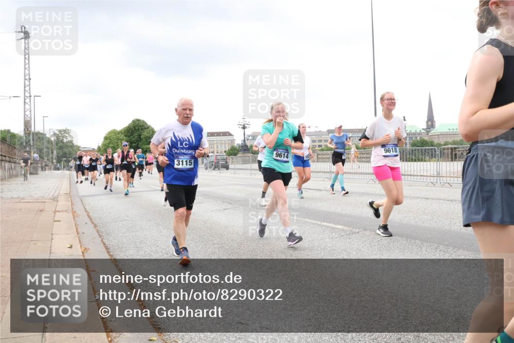 29.06.2025 - hella hamburg halbmarathon Lena Gebhardt http://msf.ph/oto/8290322 29.06.2025 10:55:44 Lombardsbrücke 3115, 9618, 9614, 1616, 1873, 1917, 2793, 3101, 3115, 3157, 3244, 3268, 3577, 4265, 4470, 4473, 4628, 4896, 5040, 5220, 5222, 5306, 5483, 5487, 5575, 5994, 6055, 6056, 6113, 6257, 6594, 7516, 7548, 7680, 7969, 8110, 8527, 8532, 8533, 8626, 8648, 9548, 9614, 9618, 9857, 9858, 9861, 9865, 9956, 10094, 10436, 10438, 10449, 10559, 10593, 10640, 10885, 11109, 11903, 11962, 11963, 12695, 12902, 13230, 14727, 15152, 16385 meine-sportfotos.de