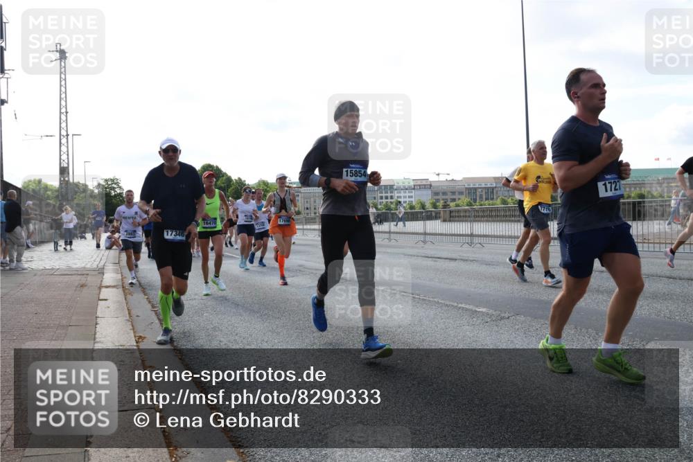 29.06.2025 - hella hamburg halbmarathon Lena Gebhardt http://msf.ph/oto/8290333 29.06.2025 09:58:43 Lombardsbrücke 2883, 17346, 16470, 1370, 17698, 15854, 7716, 1727, 1190, 1285, 1410, 1485, 1715, 1719, 1727, 1815, 1946, 1951, 2029, 2034, 2518, 2656, 2840, 2883, 2907, 3037, 3041, 3097, 3334, 3819, 3859, 3952, 4120, 4152, 4167, 4903, 5077, 5084, 5093, 5259, 5378, 5721, 5894, 6272, 6294, 6433, 6592, 6629, 6657, 6759, 6877, 6897, 7082, 7369, 7716, 7732, 7856, 7896, 8068, 8154, 8311, 8322, 8393, 8590, 8639, 8721, 8798, 8825, 9012, 9057, 9562, 9655, 9656, 9727, 9770, 10084, 10488 meine-sportfotos.de