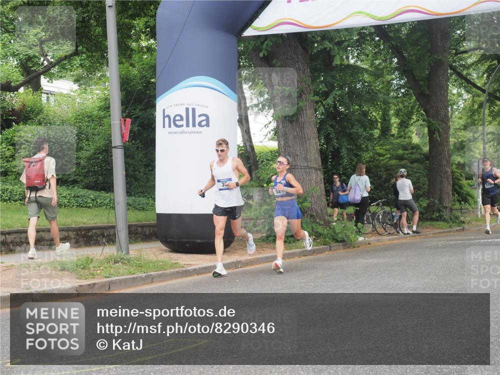 29.06.2025 - hella hamburg halbmarathon KatJ http://msf.ph/oto/8290346 29.06.2025 10:12:38 Zwischen KM18-KM19 52 meine-sportfotos.de