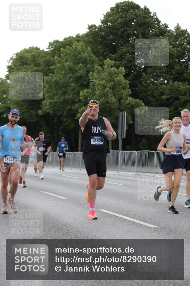 29.06.2025 - hella hamburg halbmarathon Jannik Wohlers http://msf.ph/oto/8290390 29.06.2025 10:04:13 Lombardsbrücke 1213, 1316, 1347, 1377, 1674, 2011, 2463, 2698, 2852, 3994, 4146, 4293, 5869, 6311, 9489, 10100, 10213, 10709, 10834, 10962, 12125, 12924, 13533, 13625, 15532, 16128, 16145, 16753, 16989, 16995, 17113, 17434, 17540, 17569, 17685, 17686, 17763, 18098, 18520, 18525 meine-sportfotos.de