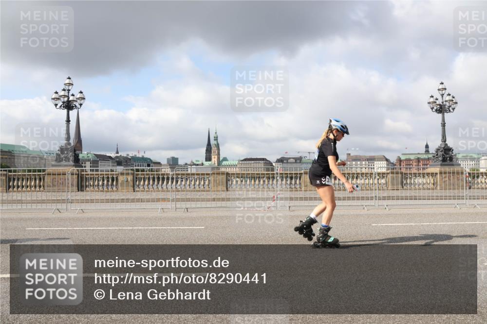29.06.2025 - hella hamburg halbmarathon Lena Gebhardt http://msf.ph/oto/8290441 29.06.2025 09:05:48 Lombardsbrücke  meine-sportfotos.de