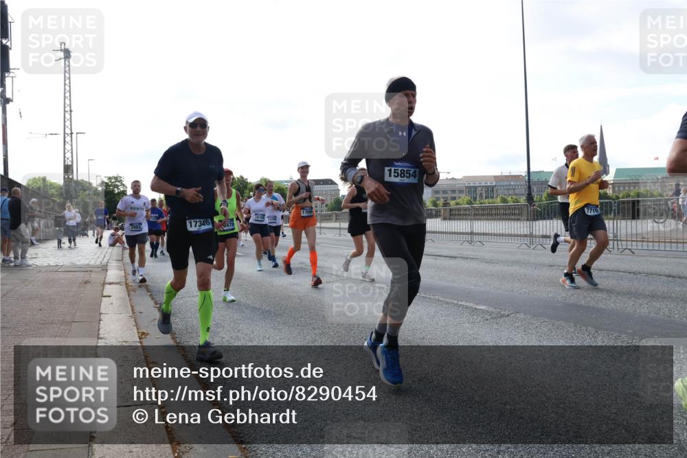 29.06.2025 - hella hamburg halbmarathon Lena Gebhardt http://msf.ph/oto/8290454 29.06.2025 09:58:44 Lombardsbrücke 2883, 17346, 6470, 16108, 13706, 15854, 7716, 1190, 1285, 1410, 1485, 1715, 1719, 1727, 1815, 1946, 1951, 2029, 2034, 2518, 2656, 2840, 2883, 2907, 3037, 3041, 3097, 3334, 3819, 3859, 3952, 4120, 4152, 4167, 4903, 5077, 5084, 5093, 5259, 5378, 5721, 5894, 6272, 6294, 6433, 6592, 6629, 6657, 6759, 6877, 6897, 7082, 7369, 7716, 7732, 7856, 7896, 8068, 8154, 8311, 8322, 8393, 8590, 8639, 8721, 8798, 8825, 9012, 9057, 9562, 9655, 9656, 9727, 9770, 10084, 10488 meine-sportfotos.de