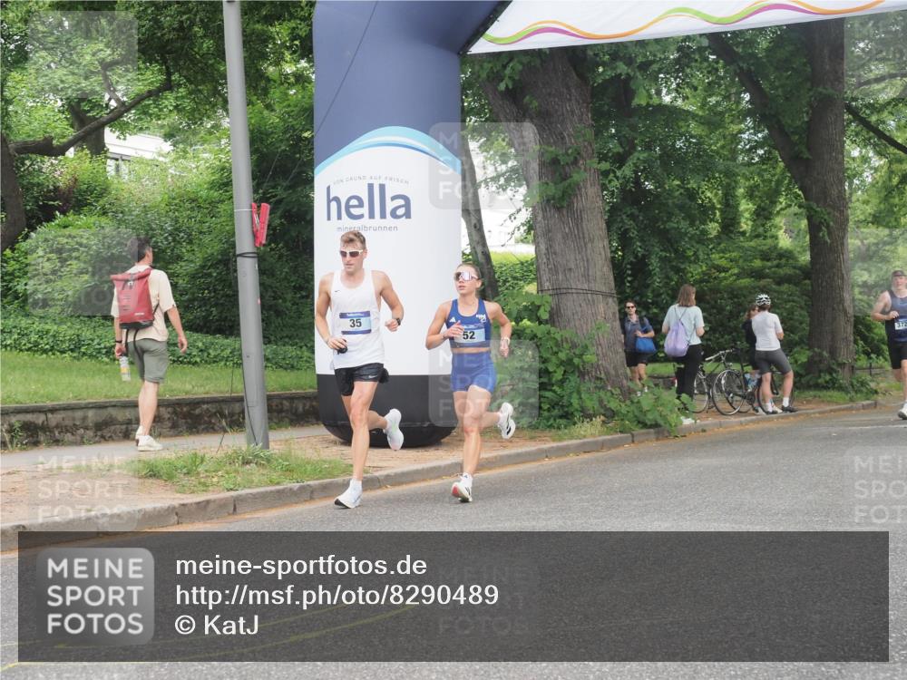 29.06.2025 - hella hamburg halbmarathon KatJ http://msf.ph/oto/8290489 29.06.2025 10:12:39 Zwischen KM18-KM19 52 meine-sportfotos.de