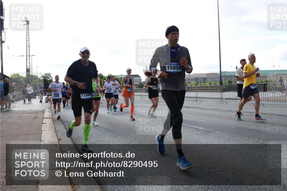 29.06.2025 - hella hamburg halbmarathon Lena Gebhardt http://msf.ph/oto/8290495 29.06.2025 09:58:44 Lombardsbrücke 3268, 17698, 2883, 17346, 64, 13706, 15854, 7716, 1190, 1285, 1410, 1485, 1715, 1719, 1727, 1815, 1946, 1951, 2029, 2034, 2518, 2656, 2840, 2883, 2907, 3037, 3041, 3097, 3334, 3819, 3859, 3952, 4120, 4152, 4167, 4903, 5077, 5084, 5093, 5259, 5378, 5721, 5894, 6272, 6294, 6433, 6592, 6629, 6657, 6759, 6877, 6897, 7082, 7369, 7716, 7732, 7856, 7896, 8068, 8154, 8311, 8322, 8393, 8590, 8639, 8721, 8798, 8825, 9012, 9057, 9562, 9655, 9656, 9727, 9770, 10084, 10488 meine-sportfotos.de