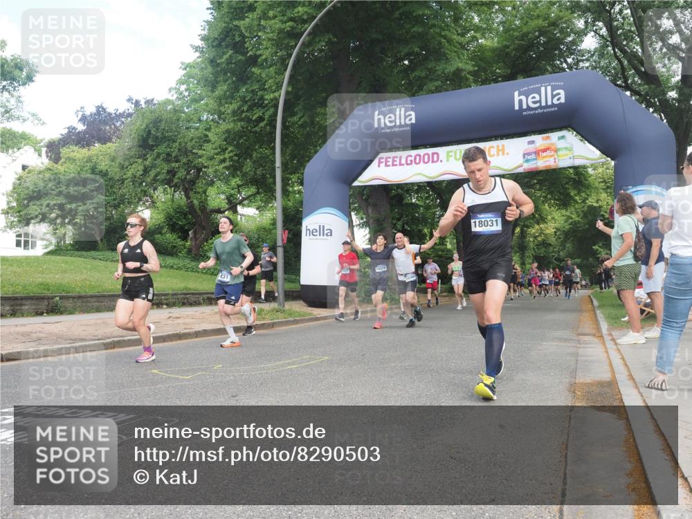 29.06.2025 - hella hamburg halbmarathon KatJ http://msf.ph/oto/8290503 29.06.2025 10:42:01 Zwischen KM18-KM19 1193, 2448, 4231, 4897, 6355, 6356, 8223 meine-sportfotos.de