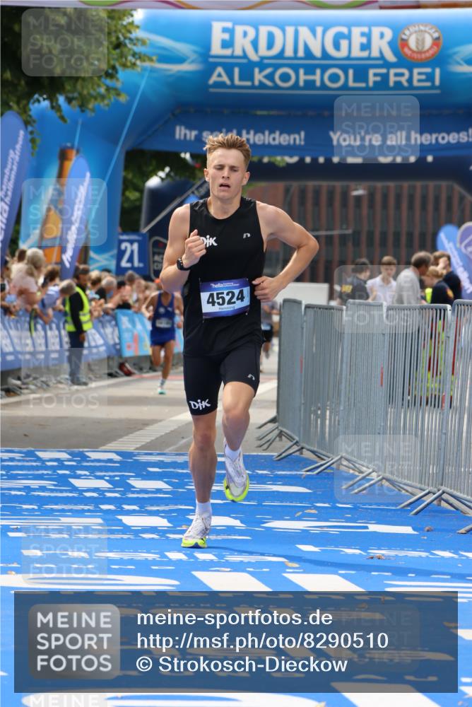 29.06.2025 - hella hamburg halbmarathon Strokosch-Dieckow http://msf.ph/oto/8290510 29.06.2025 10:19:44 Ziel 4524 meine-sportfotos.de