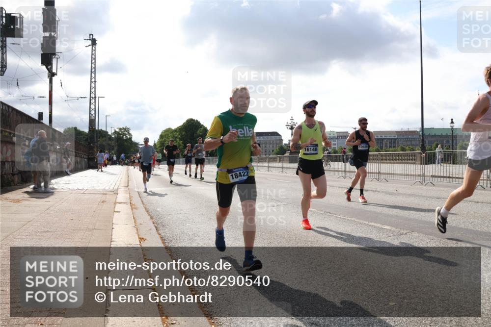 29.06.2025 - hella hamburg halbmarathon Lena Gebhardt http://msf.ph/oto/8290540 29.06.2025 09:46:21 Lombardsbrücke 18422, 16140, 10929, 1080, 1344, 1889, 1894, 2460, 2525, 3809, 3843, 3955, 4463, 4477, 4812, 4944, 5042, 6169, 6495, 7055, 7186, 7534, 7845, 7880, 7901, 8062, 8784, 8864, 8956, 9345, 10298, 10453, 10865, 10929, 11199, 11230, 11282, 11304, 11661, 11833, 12189, 12681, 12987, 13167, 13252, 13617, 13754, 13961, 14167, 14276, 14293, 15115, 15391, 15689, 15902, 16065, 16140, 16243, 16507, 16580, 16811, 16931, 16957, 17213, 17768 meine-sportfotos.de