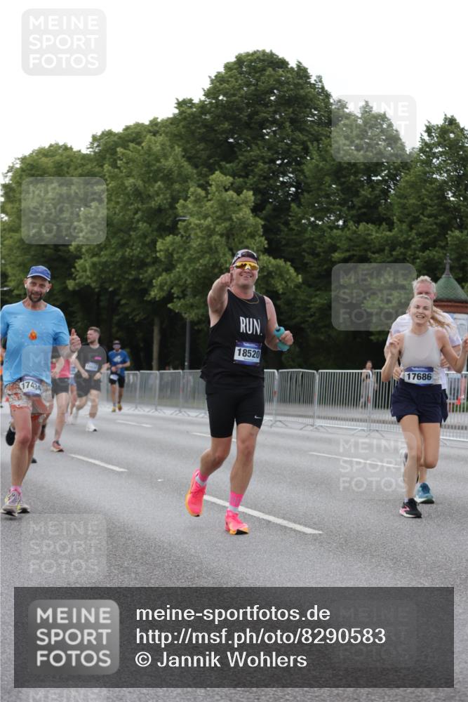 29.06.2025 - hella hamburg halbmarathon Jannik Wohlers http://msf.ph/oto/8290583 29.06.2025 10:04:13 Lombardsbrücke 1213, 1316, 1347, 1377, 1674, 2011, 2463, 2698, 2852, 3994, 4146, 4293, 5869, 6311, 9489, 10100, 10213, 10709, 10834, 10962, 12125, 12924, 13533, 13625, 15532, 16128, 16145, 16753, 16989, 16995, 17113, 17434, 17540, 17569, 17685, 17686, 17763, 18098, 18520, 18525 meine-sportfotos.de