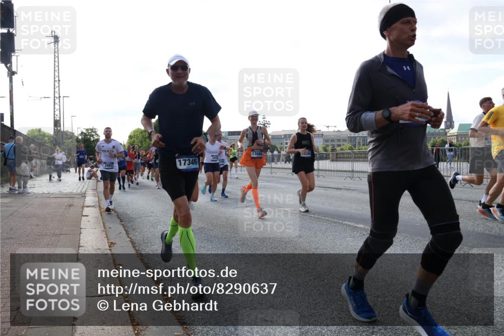 29.06.2025 - hella hamburg halbmarathon Lena Gebhardt http://msf.ph/oto/8290637 29.06.2025 09:58:44 Lombardsbrücke 17698, 268, 16108, 2883, 17346, 1190, 1285, 1410, 1485, 1715, 1719, 1727, 1815, 1946, 1951, 2029, 2034, 2518, 2656, 2840, 2883, 2907, 3037, 3041, 3097, 3334, 3819, 3859, 3952, 4120, 4152, 4167, 4903, 5077, 5084, 5093, 5259, 5378, 5721, 5894, 6272, 6294, 6433, 6592, 6629, 6657, 6759, 6877, 6897, 7082, 7369, 7716, 7732, 7856, 7896, 8068, 8154, 8311, 8322, 8393, 8590, 8639, 8721, 8798, 8825, 9012, 9057, 9562, 9655, 9656, 9727, 9770, 10084, 10488 meine-sportfotos.de