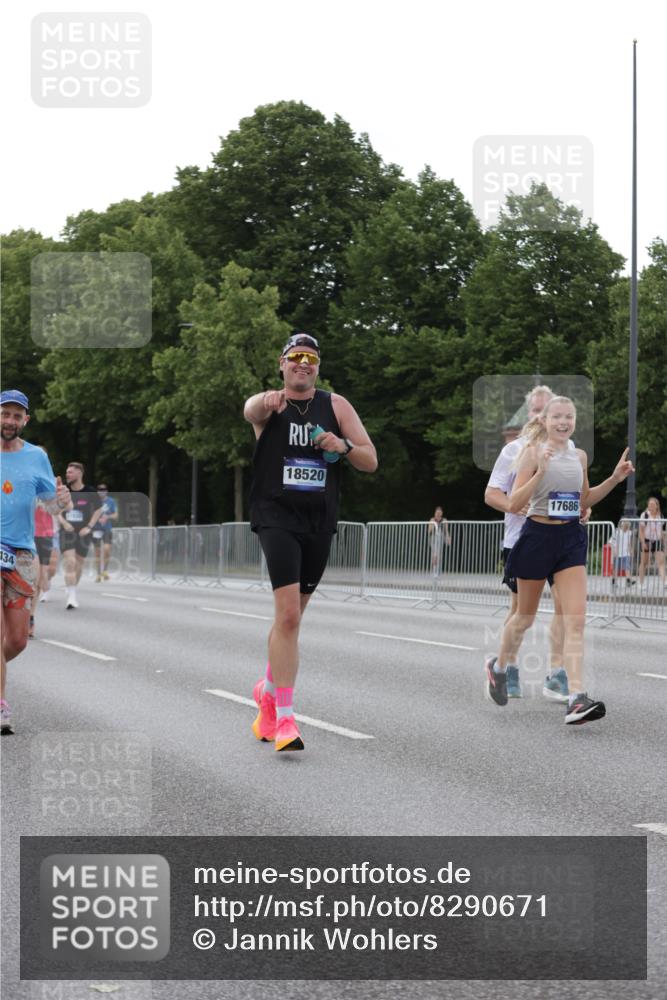 29.06.2025 - hella hamburg halbmarathon Jannik Wohlers http://msf.ph/oto/8290671 29.06.2025 10:04:13 Lombardsbrücke 1213, 1316, 1347, 1377, 1674, 2011, 2463, 2698, 2852, 3994, 4146, 4293, 5869, 6311, 9489, 10100, 10213, 10709, 10834, 10962, 12125, 12924, 13533, 13625, 15532, 16128, 16145, 16753, 16989, 16995, 17113, 17434, 17540, 17569, 17685, 17686, 17763, 18098, 18520, 18525 meine-sportfotos.de