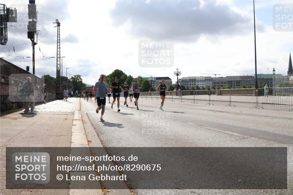 29.06.2025 - hella hamburg halbmarathon Lena Gebhardt http://msf.ph/oto/8290675 29.06.2025 09:46:22 Lombardsbrücke 11230, 1080, 1344, 1889, 1894, 2460, 2525, 3809, 3843, 3955, 4463, 4477, 4812, 4944, 5042, 6169, 6495, 7055, 7186, 7534, 7845, 7880, 7901, 8062, 8784, 8864, 8956, 9345, 10298, 10453, 10865, 10929, 11199, 11230, 11282, 11304, 11661, 11833, 12189, 12681, 12987, 13167, 13252, 13617, 13754, 13961, 14167, 14276, 14293, 15115, 15391, 15689, 15902, 16065, 16140, 16243, 16507, 16580, 16811, 16931, 16957, 17213, 17768 meine-sportfotos.de