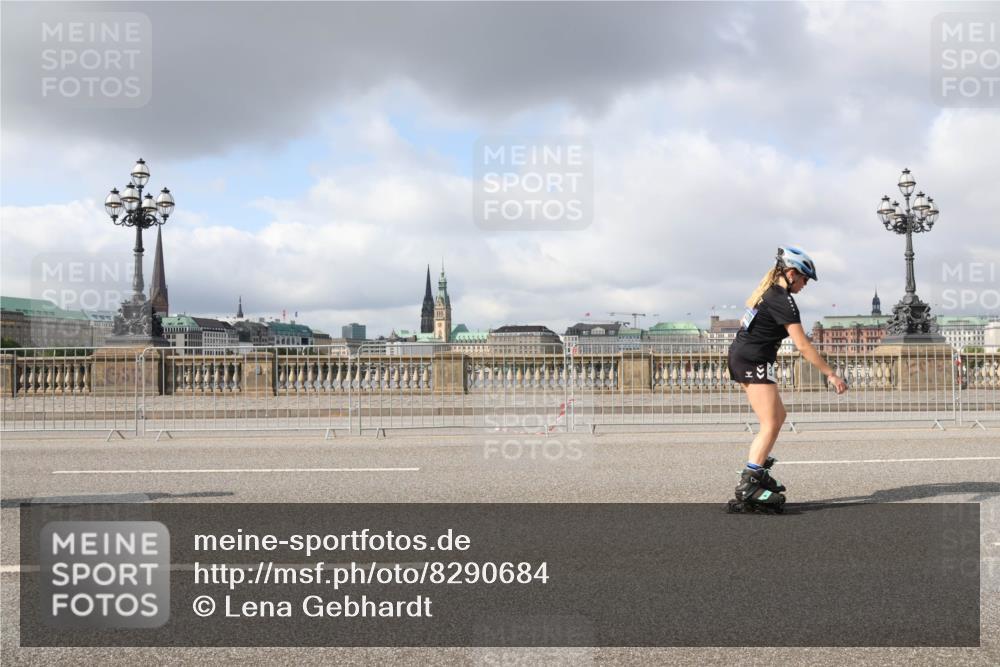 29.06.2025 - hella hamburg halbmarathon Lena Gebhardt http://msf.ph/oto/8290684 29.06.2025 09:05:48 Lombardsbrücke  meine-sportfotos.de