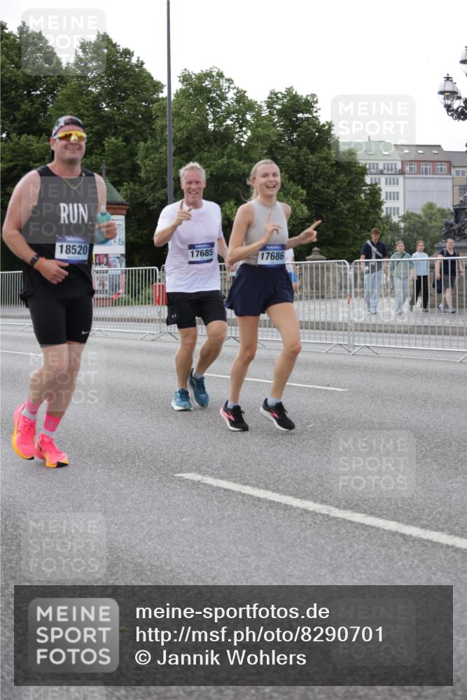 29.06.2025 - hella hamburg halbmarathon Jannik Wohlers http://msf.ph/oto/8290701 29.06.2025 10:04:14 Lombardsbrücke 1213, 1316, 1347, 1377, 2011, 2463, 2698, 2852, 3994, 4146, 4293, 5869, 6311, 8049, 9489, 10100, 10213, 10709, 10834, 12125, 12924, 13533, 13625, 15532, 16128, 16145, 16753, 16995, 17113, 17434, 17540, 17569, 17685, 17686, 18520, 18525 meine-sportfotos.de