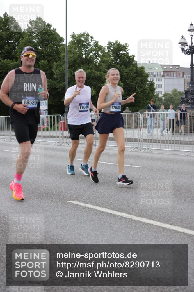 29.06.2025 - hella hamburg halbmarathon Jannik Wohlers http://msf.ph/oto/8290713 29.06.2025 10:04:14 Lombardsbrücke 1213, 1316, 1347, 1377, 2011, 2463, 2698, 2852, 3994, 4146, 4293, 5869, 6311, 8049, 9489, 10100, 10213, 10709, 10834, 12125, 12924, 13533, 13625, 15532, 16128, 16145, 16753, 16995, 17113, 17434, 17540, 17569, 17685, 17686, 18520, 18525 meine-sportfotos.de