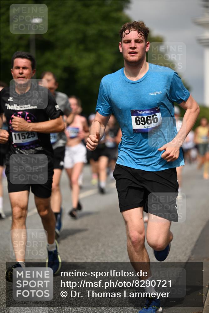 29.06.2025 - hella hamburg halbmarathon Dr. Thomas Lammeyer http://msf.ph/oto/8290721 29.06.2025 10:16:04 Kennedybrücke 1062, 1249, 1790, 1850, 1851, 3182, 3248, 3262, 3746, 3837, 4453, 4499, 5166, 5176, 6822, 6871, 6966, 7370, 7474, 8206, 8207, 9119, 9253, 9254, 9405 meine-sportfotos.de