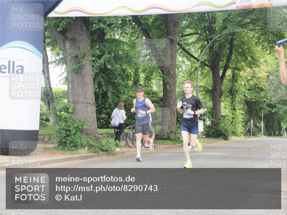29.06.2025 - hella hamburg halbmarathon KatJ http://msf.ph/oto/8290743 29.06.2025 10:12:40 Zwischen KM18-KM19 35, 52 meine-sportfotos.de
