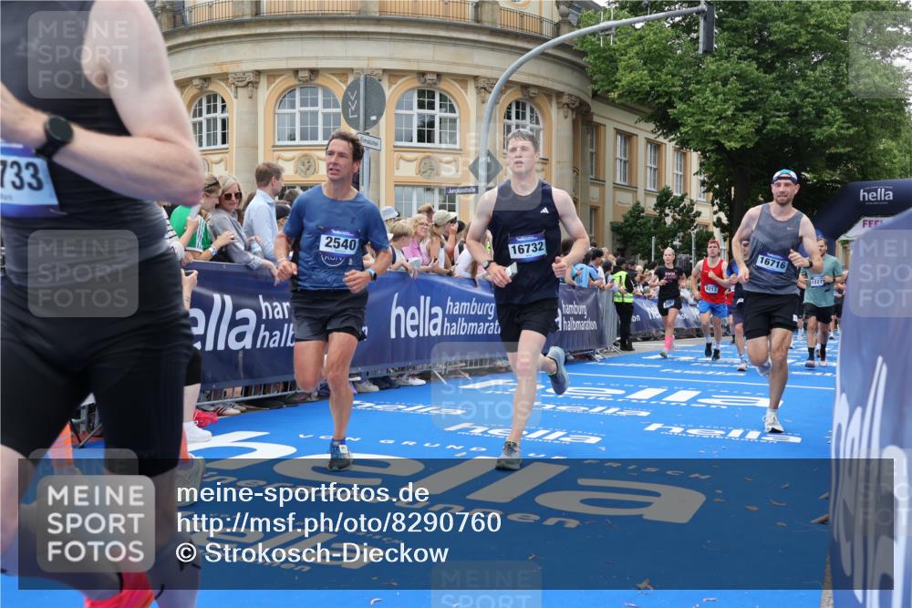 29.06.2025 - hella hamburg halbmarathon Strokosch-Dieckow http://msf.ph/oto/8290760 29.06.2025 10:49:59 Ziel 1216, 1321, 1507, 2020, 2540, 3562, 3692, 3852, 7100, 7657, 8454, 8455, 9031, 9213, 9303, 9491, 9965, 12203, 12271, 12527, 12733, 13225, 13758, 14257, 16403, 16716, 16732, 16887, 18228, 18657, 18658, 18884, 19112 meine-sportfotos.de