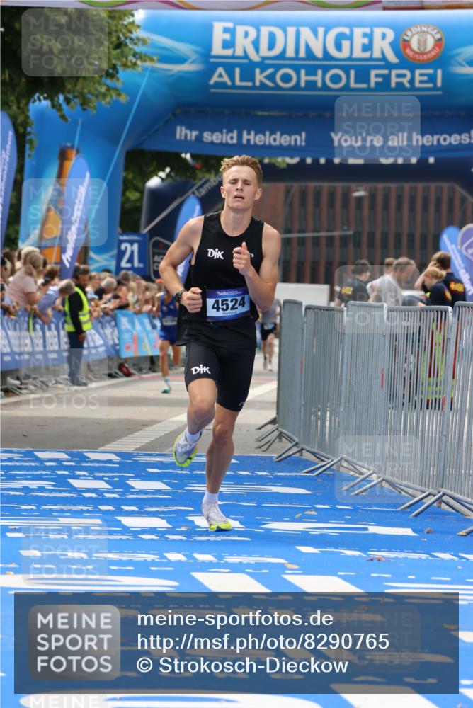 29.06.2025 - hella hamburg halbmarathon Strokosch-Dieckow http://msf.ph/oto/8290765 29.06.2025 10:19:44 Ziel 4524 meine-sportfotos.de