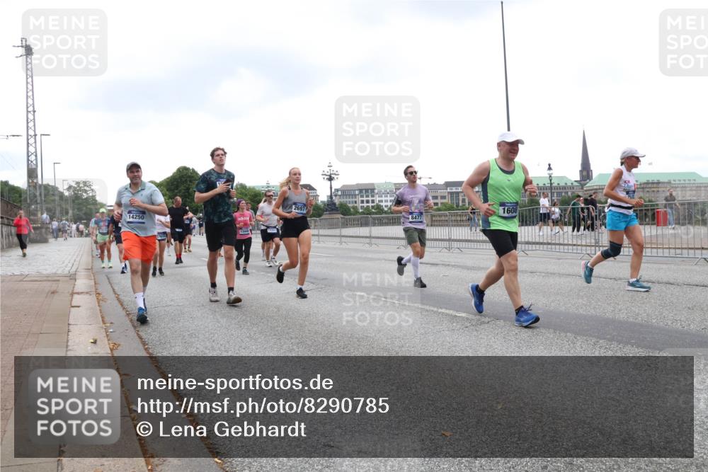 29.06.2025 - hella hamburg halbmarathon Lena Gebhardt http://msf.ph/oto/8290785 29.06.2025 10:46:41 Lombardsbrücke 1073, 1286, 1363, 1371, 1375, 1429, 1465, 1608, 1720, 1837, 1999, 2162, 2211, 2320, 2500, 2556, 2697, 2981, 3277, 3406, 3407, 3469, 3734, 3823, 4119, 4202, 4296, 4342, 4355, 4448, 4604, 5697, 5700, 5796, 5854, 5953, 6068, 6124, 6161, 6740, 7303, 7364, 7368, 7374, 7412, 7767, 7827, 7960, 7983, 8047, 8477, 8486, 8551, 8553, 8684, 8700, 9129, 9337, 9691, 10153, 10230, 11361, 12298, 12333, 12507, 12522, 13969, 14261, 15852, 16882, 16987 meine-sportfotos.de