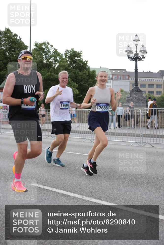 29.06.2025 - hella hamburg halbmarathon Jannik Wohlers http://msf.ph/oto/8290840 29.06.2025 10:04:14 Lombardsbrücke 1213, 1316, 1347, 1377, 2011, 2463, 2698, 2852, 3994, 4146, 4293, 5869, 6311, 8049, 9489, 10100, 10213, 10709, 10834, 12125, 12924, 13533, 13625, 15532, 16128, 16145, 16753, 16995, 17113, 17434, 17540, 17569, 17685, 17686, 18520, 18525 meine-sportfotos.de