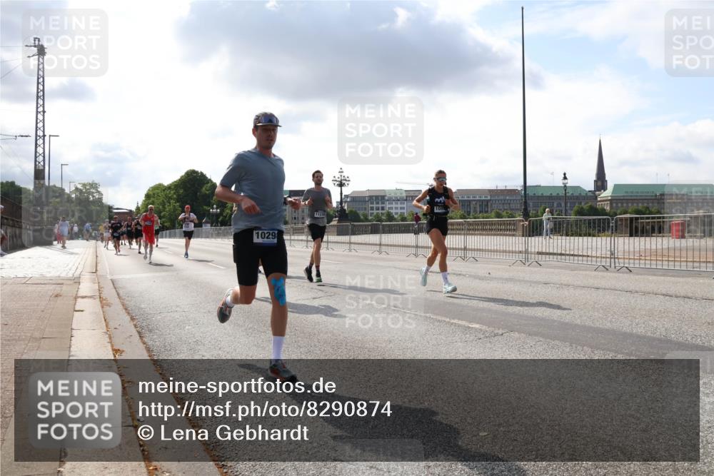 29.06.2025 - hella hamburg halbmarathon Lena Gebhardt http://msf.ph/oto/8290874 29.06.2025 09:46:24 Lombardsbrücke 1029, 11230, 108, 1080, 1344, 1889, 1894, 2460, 2525, 3809, 3843, 3955, 4463, 4477, 4812, 4944, 5042, 5048, 6169, 6495, 6683, 7055, 7186, 7534, 7845, 7901, 8062, 8784, 8864, 8956, 9345, 10298, 10453, 10865, 10929, 11199, 11230, 11282, 11304, 11661, 11833, 12189, 12447, 12681, 12987, 13252, 13617, 13754, 13961, 14167, 14276, 14293, 15115, 15391, 15689, 15902, 16065, 16140, 16243, 16507, 16580, 16811, 16931, 16957, 17213, 17768 meine-sportfotos.de