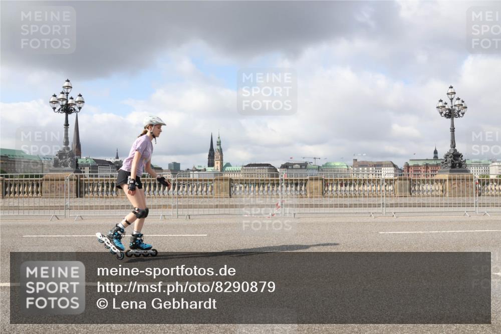 29.06.2025 - hella hamburg halbmarathon Lena Gebhardt http://msf.ph/oto/8290879 29.06.2025 09:05:49 Lombardsbrücke  meine-sportfotos.de