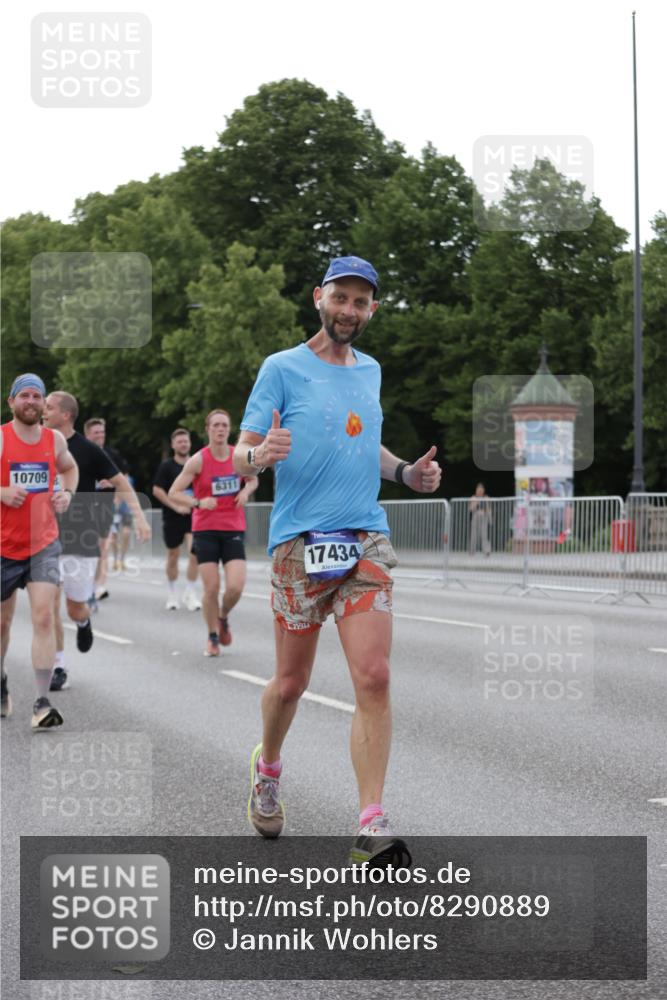 29.06.2025 - hella hamburg halbmarathon Jannik Wohlers http://msf.ph/oto/8290889 29.06.2025 10:04:15 Lombardsbrücke 1213, 1316, 1347, 1377, 2011, 2463, 2698, 2852, 3994, 4146, 4293, 5869, 6311, 8049, 10100, 10709, 10834, 12125, 12924, 13533, 13625, 15532, 16128, 16145, 16753, 16995, 17113, 17434, 17540, 17569, 17685, 17686, 17814, 18520 meine-sportfotos.de