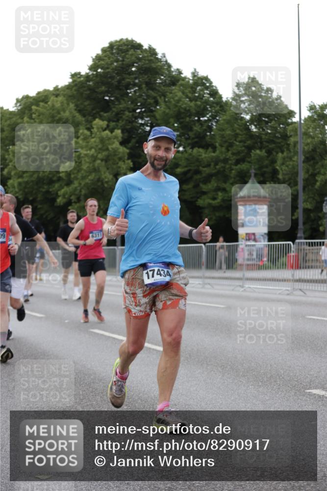 29.06.2025 - hella hamburg halbmarathon Jannik Wohlers http://msf.ph/oto/8290917 29.06.2025 10:04:15 Lombardsbrücke 1213, 1316, 1347, 1377, 2011, 2463, 2698, 2852, 3994, 4146, 4293, 5869, 6311, 8049, 10100, 10709, 10834, 12125, 12924, 13533, 13625, 15532, 16128, 16145, 16753, 16995, 17113, 17434, 17540, 17569, 17685, 17686, 17814, 18520 meine-sportfotos.de
