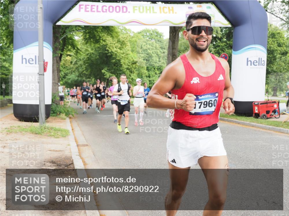 29.06.2025 - hella hamburg halbmarathon MichiJ http://msf.ph/oto/8290922 29.06.2025 10:33:33 Zwischen KM18-KM19 2188, 2470, 3785, 6819, 9105, 11291, 11688, 12161, 16725, 16803, 17960, 18810, 18862 meine-sportfotos.de