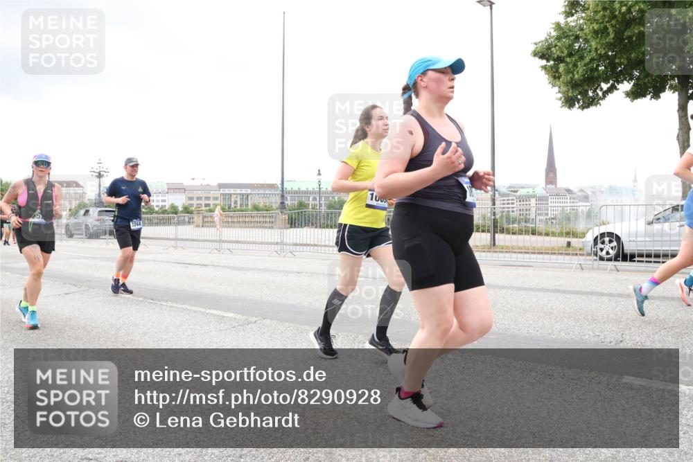 29.06.2025 - hella hamburg halbmarathon Lena Gebhardt http://msf.ph/oto/8290928 29.06.2025 10:55:47 Lombardsbrücke 3244, 1005, 1616, 1873, 1917, 2793, 3101, 3115, 3157, 3244, 3268, 3577, 4265, 4470, 4473, 4628, 4896, 5040, 5220, 5222, 5306, 5483, 5487, 5575, 5994, 6055, 6056, 6113, 6257, 6494, 6594, 7516, 7548, 7616, 7680, 7969, 8110, 8527, 8532, 8533, 8626, 8648, 9548, 9614, 9618, 9838, 9857, 9858, 9861, 9865, 9956, 10094, 10436, 10438, 10449, 10559, 10593, 10640, 10885, 11109, 11903, 11962, 11963, 12695, 12902, 14727, 16385 meine-sportfotos.de