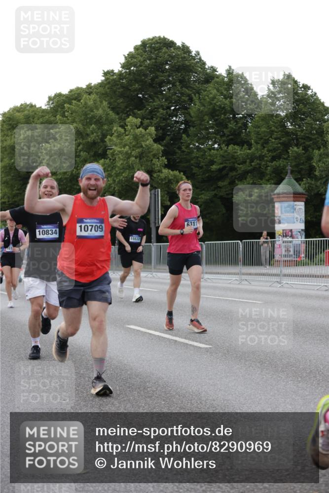 29.06.2025 - hella hamburg halbmarathon Jannik Wohlers http://msf.ph/oto/8290969 29.06.2025 10:04:16 Lombardsbrücke 1213, 1316, 1347, 1377, 2011, 2463, 2628, 2698, 2852, 3994, 4146, 4293, 4538, 5869, 6311, 8049, 10100, 10709, 10834, 12125, 12924, 13533, 13625, 15532, 16128, 16145, 16357, 16995, 17113, 17434, 17540, 17685, 17686, 17814, 18520 meine-sportfotos.de