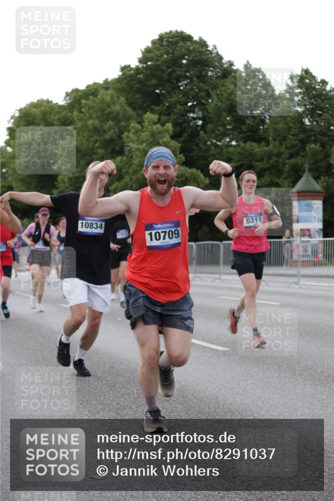 29.06.2025 - hella hamburg halbmarathon Jannik Wohlers http://msf.ph/oto/8291037 29.06.2025 10:04:16 Lombardsbrücke 1213, 1316, 1347, 1377, 2011, 2463, 2628, 2698, 2852, 3994, 4146, 4293, 4538, 5869, 6311, 8049, 10100, 10709, 10834, 12125, 12924, 13533, 13625, 15532, 16128, 16145, 16357, 16995, 17113, 17434, 17540, 17685, 17686, 17814, 18520 meine-sportfotos.de