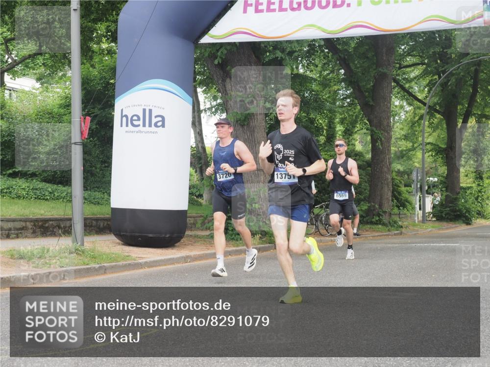 29.06.2025 - hella hamburg halbmarathon KatJ http://msf.ph/oto/8291079 29.06.2025 10:12:42 Zwischen KM18-KM19 35, 52, 6559 meine-sportfotos.de