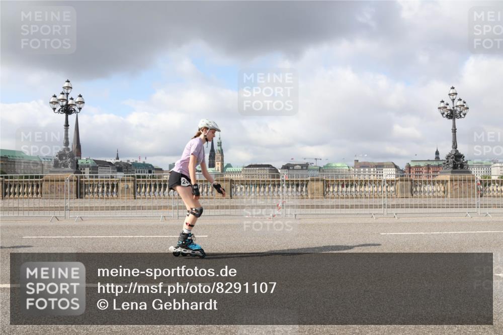 29.06.2025 - hella hamburg halbmarathon Lena Gebhardt http://msf.ph/oto/8291107 29.06.2025 09:05:49 Lombardsbrücke  meine-sportfotos.de