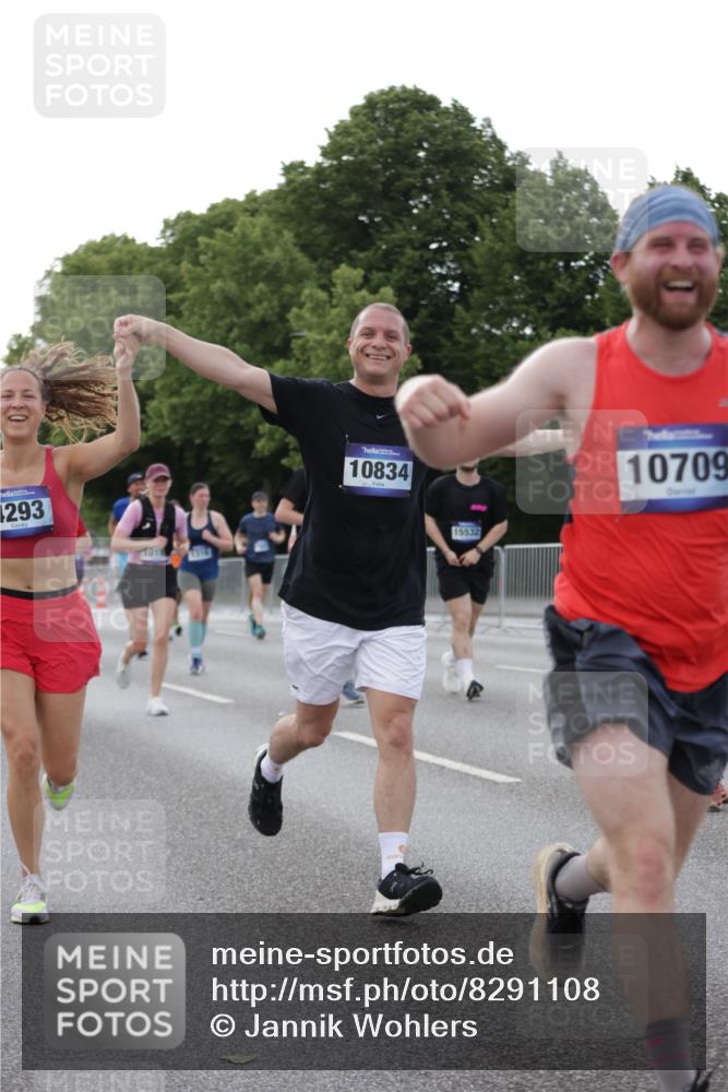 29.06.2025 - hella hamburg halbmarathon Jannik Wohlers http://msf.ph/oto/8291108 29.06.2025 10:04:17 Lombardsbrücke 1213, 1316, 1347, 1377, 2011, 2463, 2628, 2698, 2852, 3994, 4146, 4293, 4394, 4538, 5869, 6311, 8049, 10100, 10709, 10834, 11551, 12125, 12924, 13533, 13625, 15532, 16128, 16145, 16357, 16995, 17113, 17434, 17540, 17685, 17686, 17814, 18520 meine-sportfotos.de