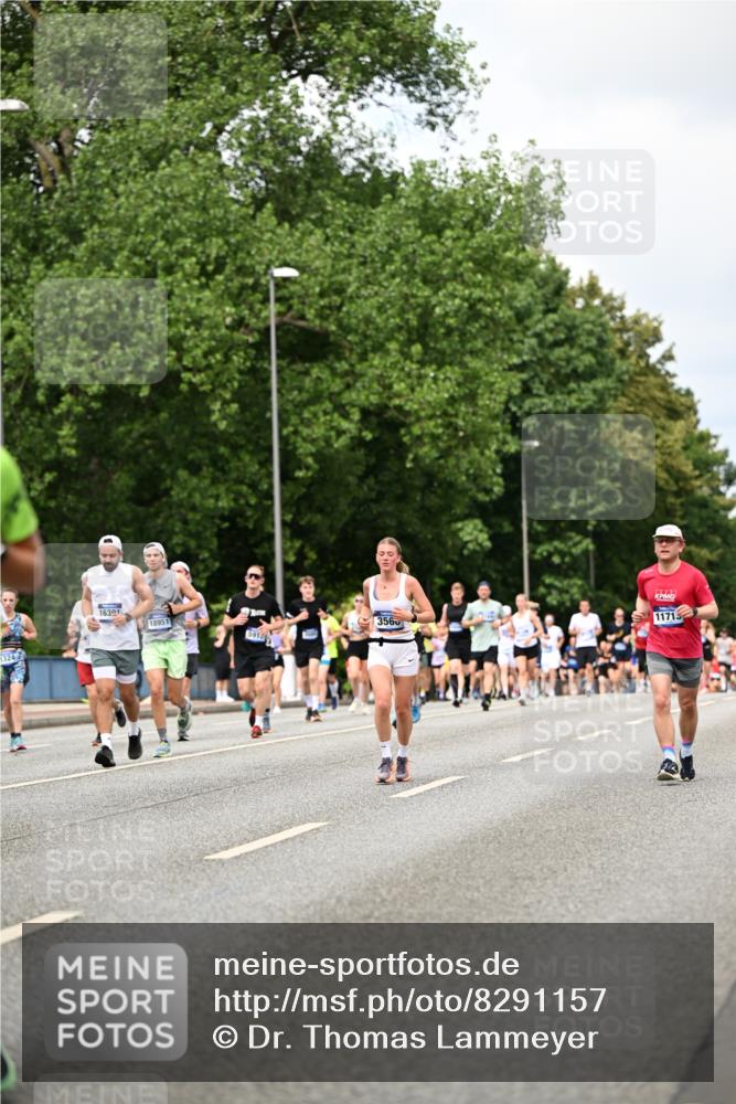 29.06.2025 - hella hamburg halbmarathon Dr. Thomas Lammeyer http://msf.ph/oto/8291157 29.06.2025 10:37:22 Kennedybrücke 1078, 1199, 1324, 1373, 1732, 1879, 1995, 2059, 2085, 2342, 2384, 2838, 3221, 3341, 3422, 3560, 3653, 3871, 4030, 4096, 4164, 4446, 4555, 5180, 5581, 5917, 6773, 6861, 6999, 7705, 8175, 8595, 8839, 8891, 8993, 9289, 9471, 9591, 9750, 9768, 9780 meine-sportfotos.de