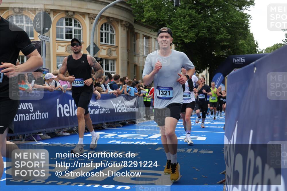 29.06.2025 - hella hamburg halbmarathon Strokosch-Dieckow http://msf.ph/oto/8291224 29.06.2025 10:50:04 Ziel 1119, 1216, 1321, 1507, 2020, 3296, 3562, 3692, 3852, 7100, 7176, 7657, 8313, 9031, 9213, 9303, 9965, 11607, 12203, 12235, 12271, 13225, 13282, 13758, 14257, 16403, 18228, 18657, 18658, 18884, 19112 meine-sportfotos.de