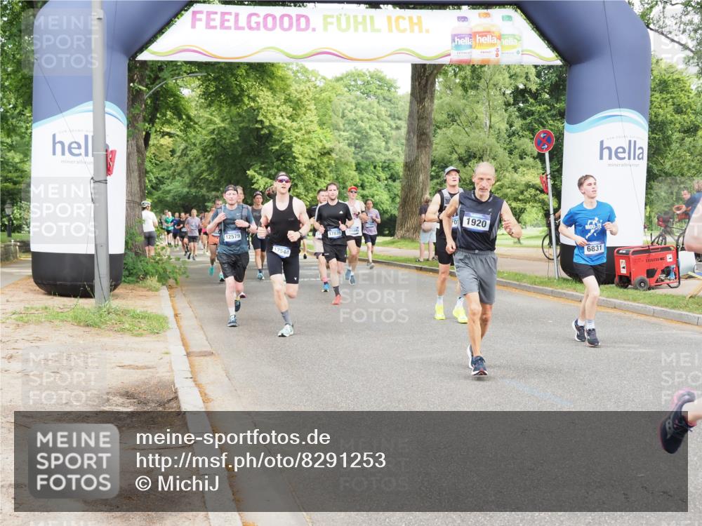 29.06.2025 - hella hamburg halbmarathon MichiJ http://msf.ph/oto/8291253 29.06.2025 10:33:36 Zwischen KM18-KM19 1920, 2188, 2470, 4277, 6819, 6831, 7087, 9105, 11688, 12161, 15365, 16725, 16803, 17544, 17835, 17960, 18810, 18862 meine-sportfotos.de