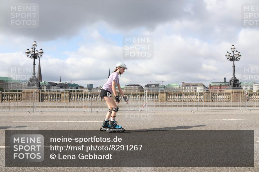 29.06.2025 - hella hamburg halbmarathon Lena Gebhardt http://msf.ph/oto/8291267 29.06.2025 09:05:49 Lombardsbrücke  meine-sportfotos.de