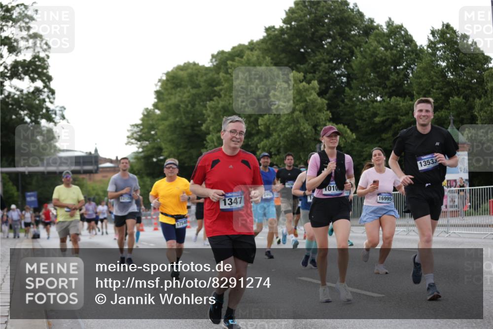 29.06.2025 - hella hamburg halbmarathon Jannik Wohlers http://msf.ph/oto/8291274 29.06.2025 10:04:19 Lombardsbrücke 1213, 1316, 1347, 1559, 2011, 2463, 2628, 2698, 3994, 4146, 4293, 4394, 4538, 4951, 5869, 6311, 8049, 10100, 10709, 10834, 11551, 12125, 12924, 13533, 13625, 15532, 16128, 16145, 16357, 16995, 17434, 17540, 17685, 17686, 17814, 18520 meine-sportfotos.de