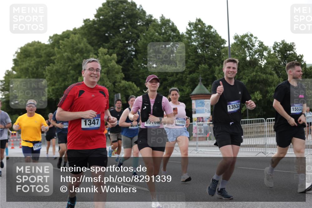 29.06.2025 - hella hamburg halbmarathon Jannik Wohlers http://msf.ph/oto/8291339 29.06.2025 10:04:19 Lombardsbrücke 1213, 1316, 1347, 1559, 2011, 2463, 2628, 2698, 3994, 4146, 4293, 4394, 4538, 4951, 5869, 6311, 8049, 10100, 10709, 10834, 11551, 12125, 12924, 13533, 13625, 15532, 16128, 16145, 16357, 16995, 17434, 17540, 17685, 17686, 17814, 18520 meine-sportfotos.de