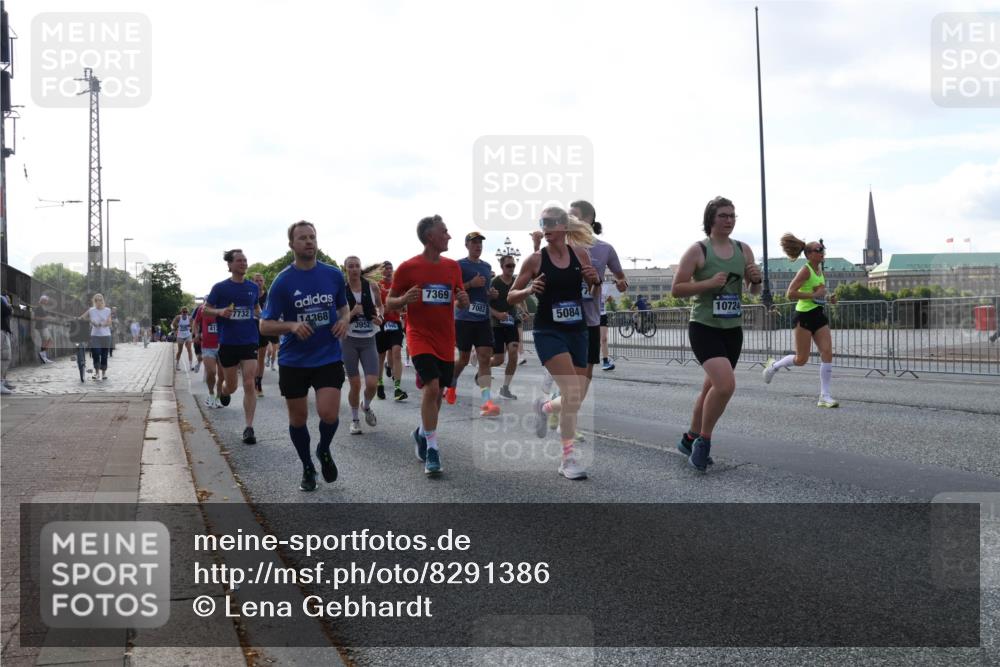 29.06.2025 - hella hamburg halbmarathon Lena Gebhardt http://msf.ph/oto/8291386 29.06.2025 09:58:47 Lombardsbrücke 412, 7732, 14368, 3952, 1946, 7369, 1072, 7082, 5084, 1285, 1410, 1485, 1715, 1719, 1727, 1815, 1946, 1951, 1972, 2029, 2518, 2656, 2840, 2883, 2907, 3037, 3041, 3097, 3334, 3819, 3859, 3952, 4120, 4152, 4167, 5077, 5084, 5259, 5378, 5391, 5721, 5894, 6272, 6294, 6433, 6592, 6629, 6657, 6759, 6877, 6897, 7082, 7232, 7369, 7716, 7732, 7856, 8068, 8154, 8311, 8322, 8393, 8639, 8721, 8798, 8825, 9012, 9562, 9655, 9727, 9770, 10084, 10488 meine-sportfotos.de