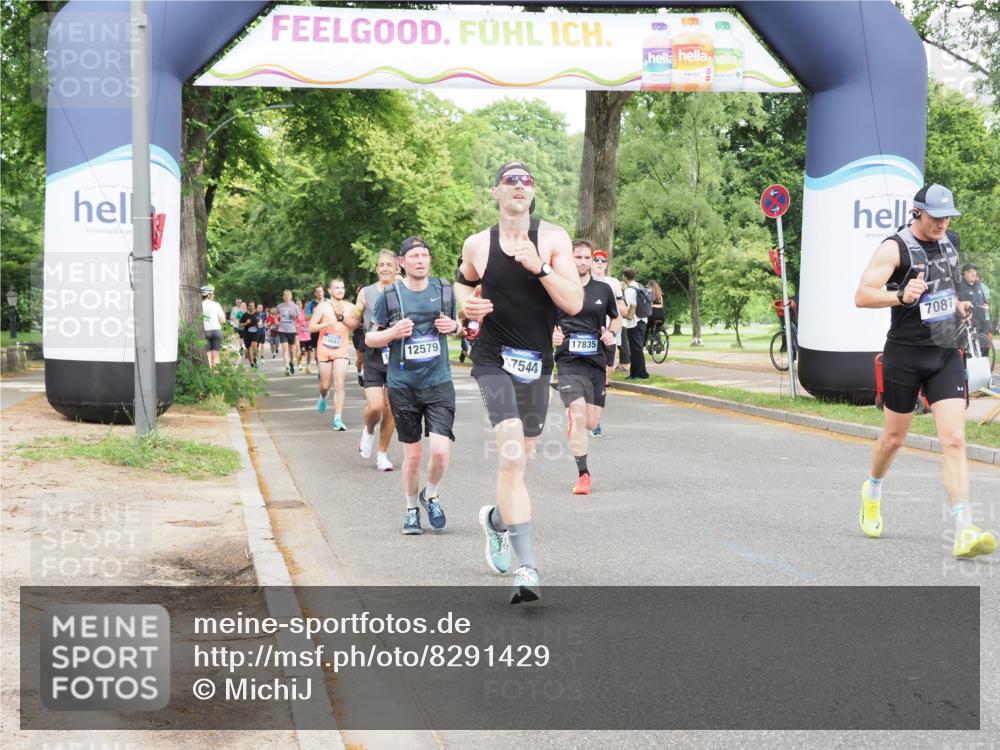 29.06.2025 - hella hamburg halbmarathon MichiJ http://msf.ph/oto/8291429 29.06.2025 10:33:38 Zwischen KM18-KM19 1920, 2188, 4277, 6819, 6831, 7087, 9105, 11495, 12161, 12579, 13687, 14462, 15362, 15365, 16725, 16803, 17544, 17835, 17960, 18810 meine-sportfotos.de