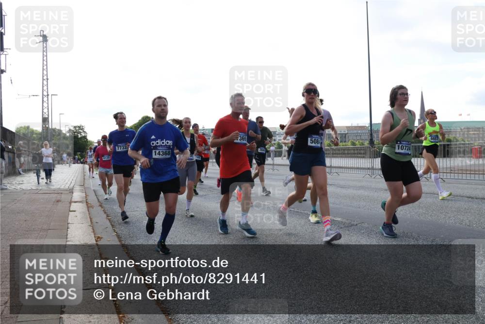 29.06.2025 - hella hamburg halbmarathon Lena Gebhardt http://msf.ph/oto/8291441 29.06.2025 09:58:48 Lombardsbrücke 4120, 7732, 14368, 369, 2840, 508, 10724, 6657, 1285, 1410, 1485, 1715, 1719, 1727, 1946, 1951, 1972, 2029, 2518, 2656, 2840, 2883, 2907, 3037, 3041, 3097, 3334, 3819, 3859, 3952, 4120, 4152, 4167, 5077, 5084, 5259, 5378, 5391, 5721, 5894, 6272, 6294, 6433, 6592, 6629, 6657, 6759, 6877, 7082, 7232, 7369, 7716, 7732, 8068, 8154, 8311, 8322, 8393, 8639, 8721, 8798, 8825, 9655, 9727, 9770, 10084, 10488 meine-sportfotos.de