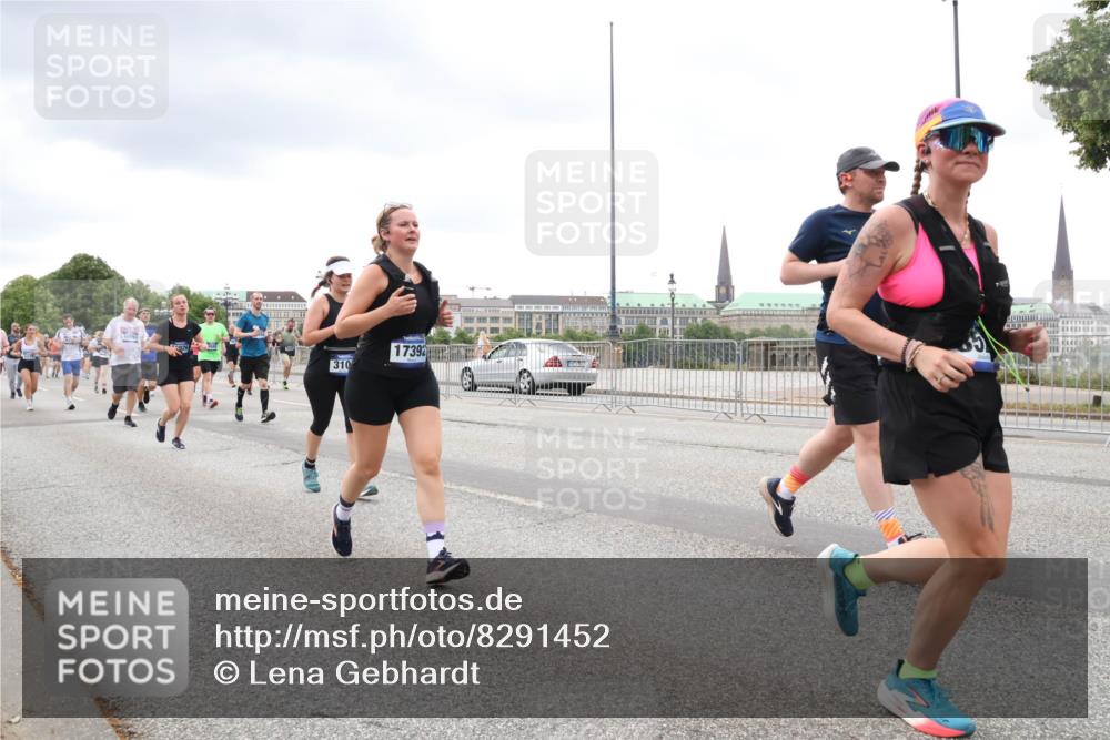 29.06.2025 - hella hamburg halbmarathon Lena Gebhardt http://msf.ph/oto/8291452 29.06.2025 10:55:49 Lombardsbrücke 310, 17392, 1616, 1873, 1909, 1917, 2793, 3101, 3115, 3244, 3268, 4265, 4470, 4473, 4836, 4896, 5220, 5222, 5306, 5483, 5487, 5575, 5994, 6055, 6056, 6113, 6257, 6494, 6594, 7516, 7548, 7616, 7680, 7969, 8110, 8527, 8532, 8533, 8626, 8648, 9548, 9614, 9618, 9838, 9857, 9858, 9861, 9865, 9956, 10094, 10436, 10438, 10449, 10559, 10593, 10640, 10885, 11109, 11903, 11962, 11963, 12695, 12902, 14727, 16385 meine-sportfotos.de